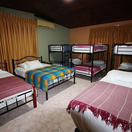פנמה סיטי Hostal Cocos Inn מראה חיצוני תמונה