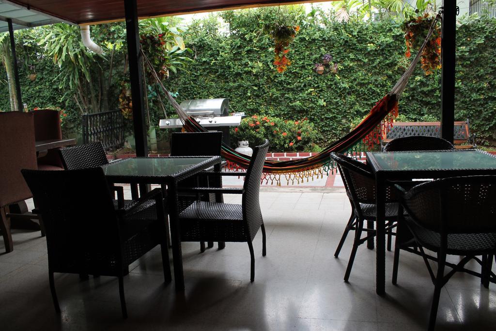 פנמה סיטי Hostal Cocos Inn מראה חיצוני תמונה