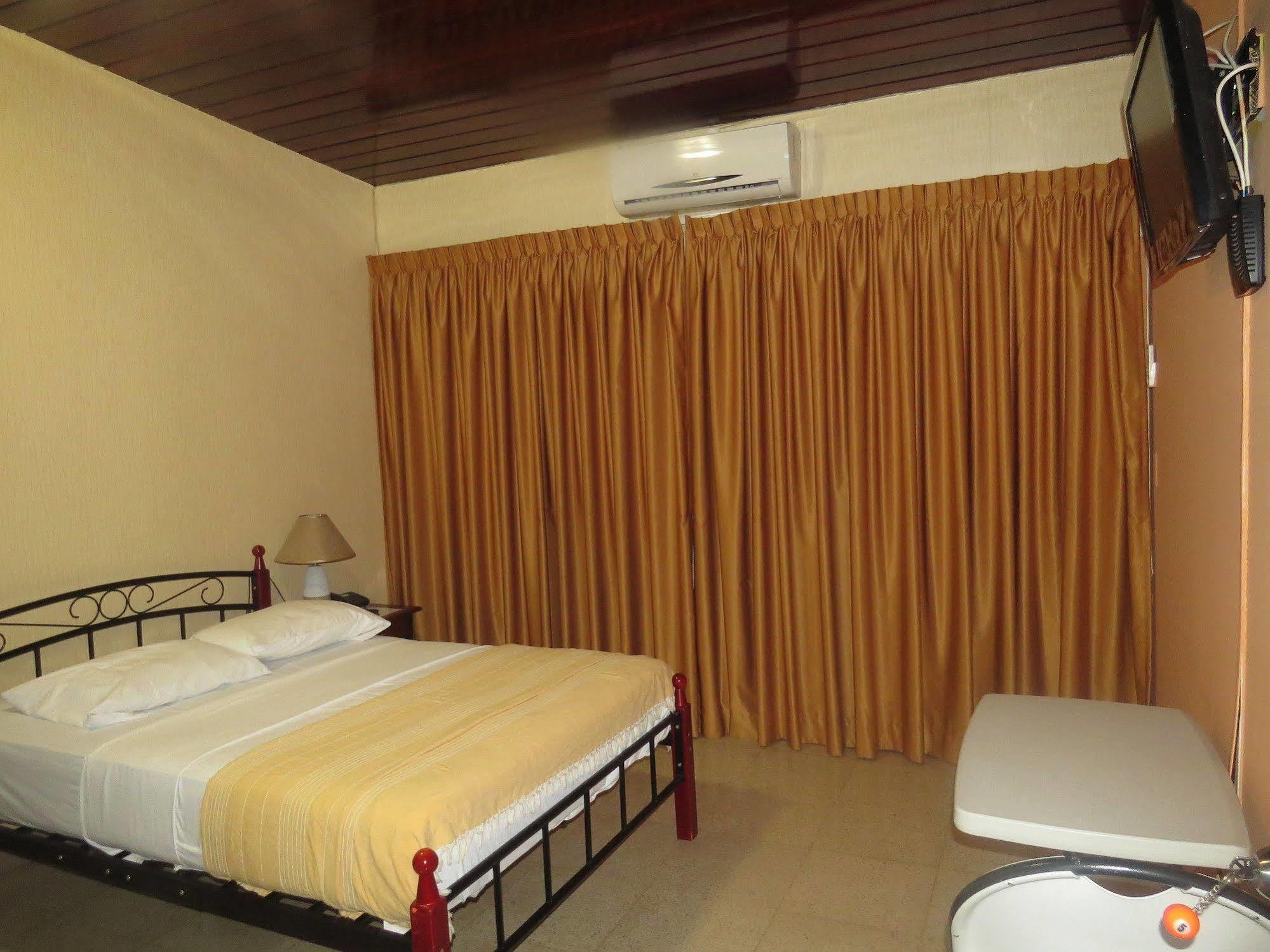 פנמה סיטי Hostal Cocos Inn מראה חיצוני תמונה